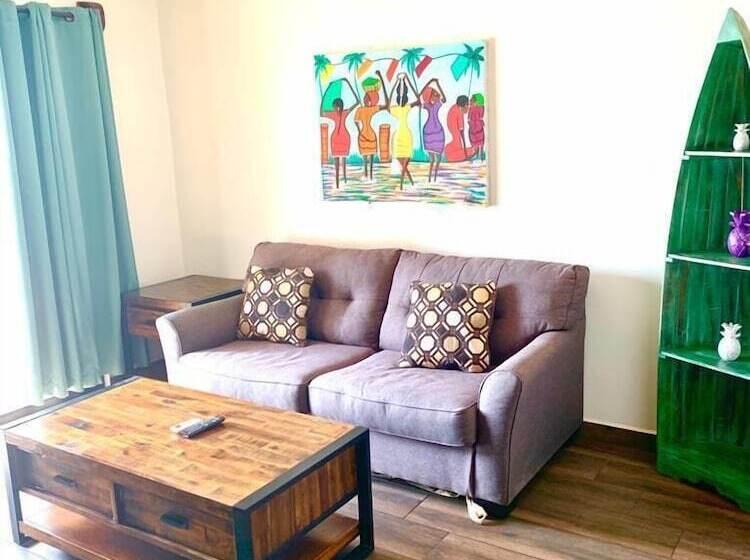 هتل Brisas Del Mar Roatan