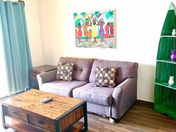 هتل Brisas Del Mar Roatan