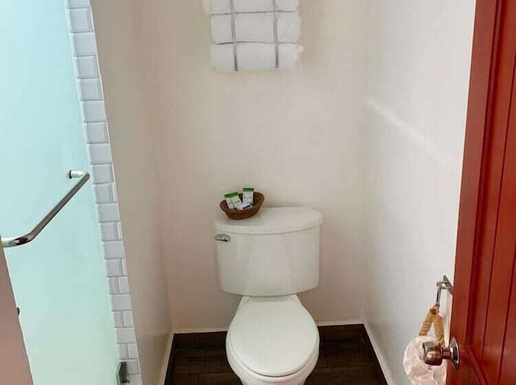 هتل Brisas Del Mar Roatan