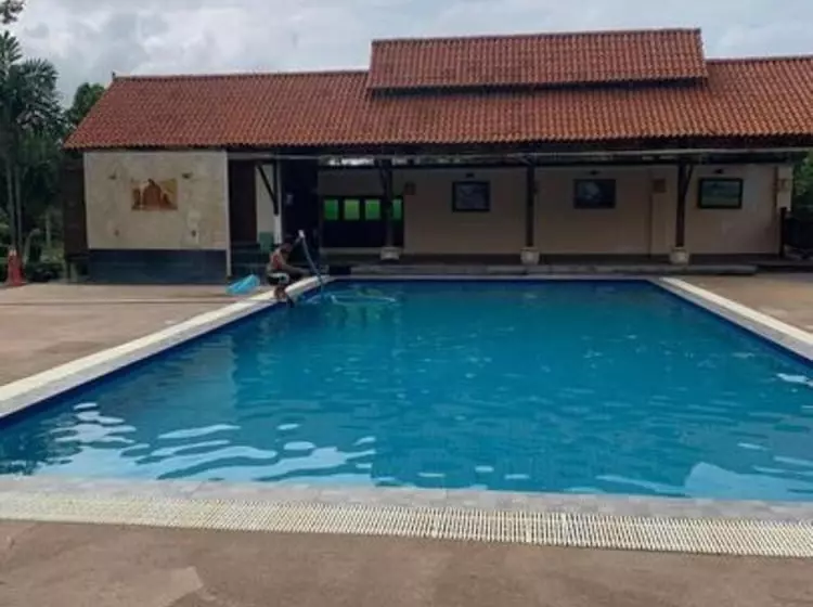 هتل Desa Balqis Beach Resort By Oyo