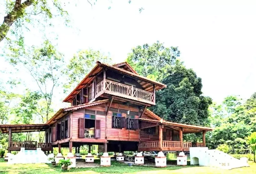 هتل Desa Balqis Beach Resort By Oyo