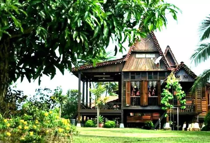 هتل Desa Balqis Beach Resort By Oyo