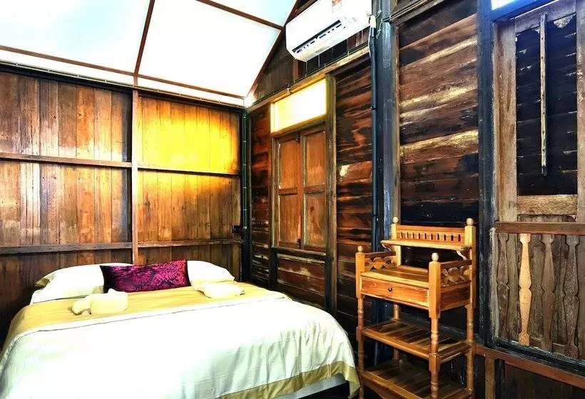 هتل Desa Balqis Beach Resort By Oyo