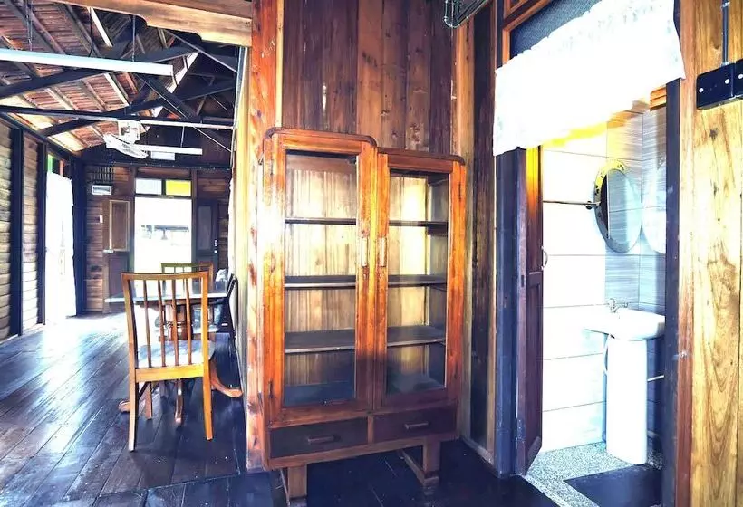 هتل Desa Balqis Beach Resort By Oyo