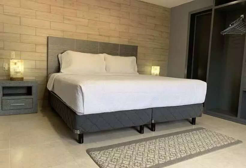 ホテル Mesón Santa Rosa