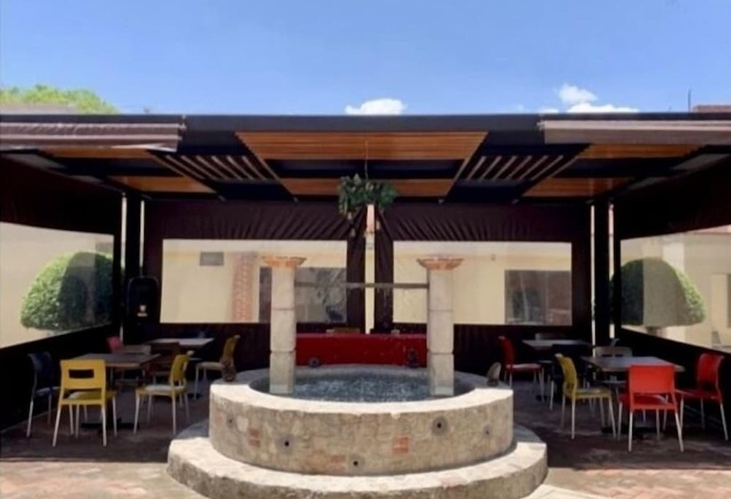 Отель Mesón Santa Rosa