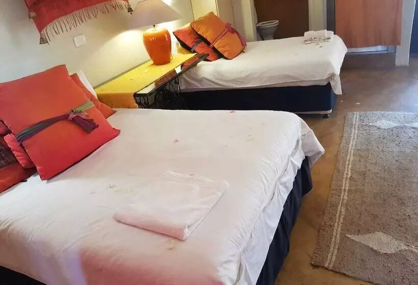 Hotelli Mulberry Lane Suites