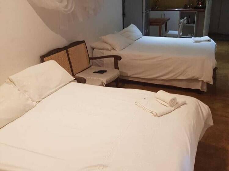 Hotel Mulberry Lane Suites