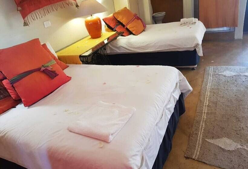 Hotel Mulberry Lane Suites