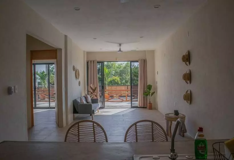 Hotelli Nizaa Apartments