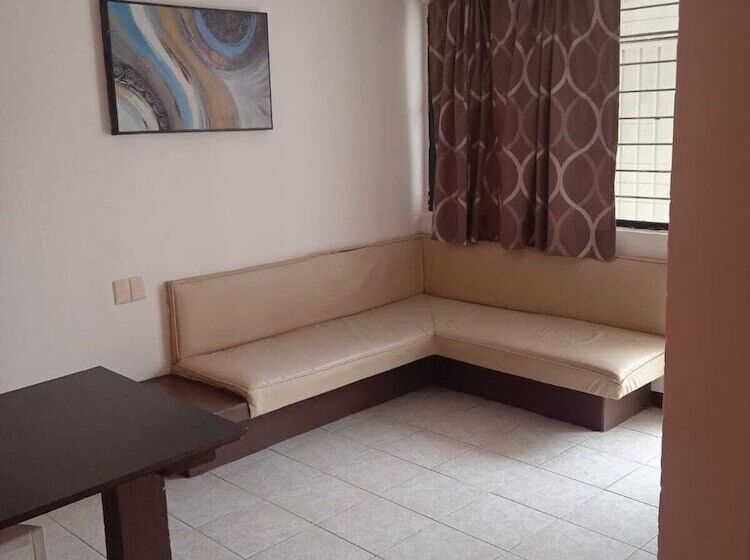 هتل Palmeyras Inn