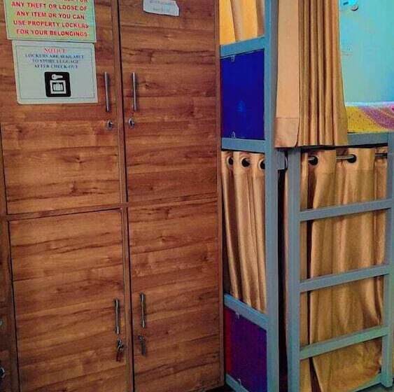 בית מלון כפרי Taj Street Hostel