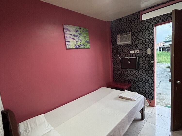 מוטל Happy Inn Pension House