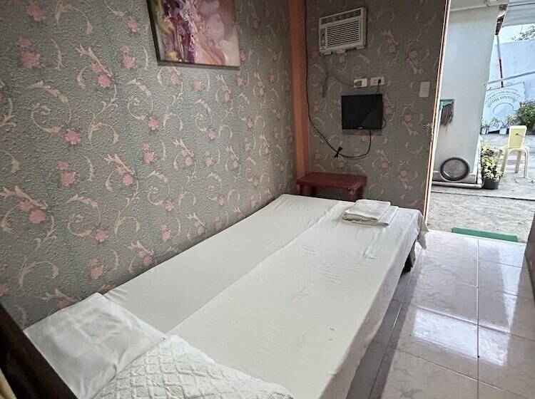 מוטל Happy Inn Pension House