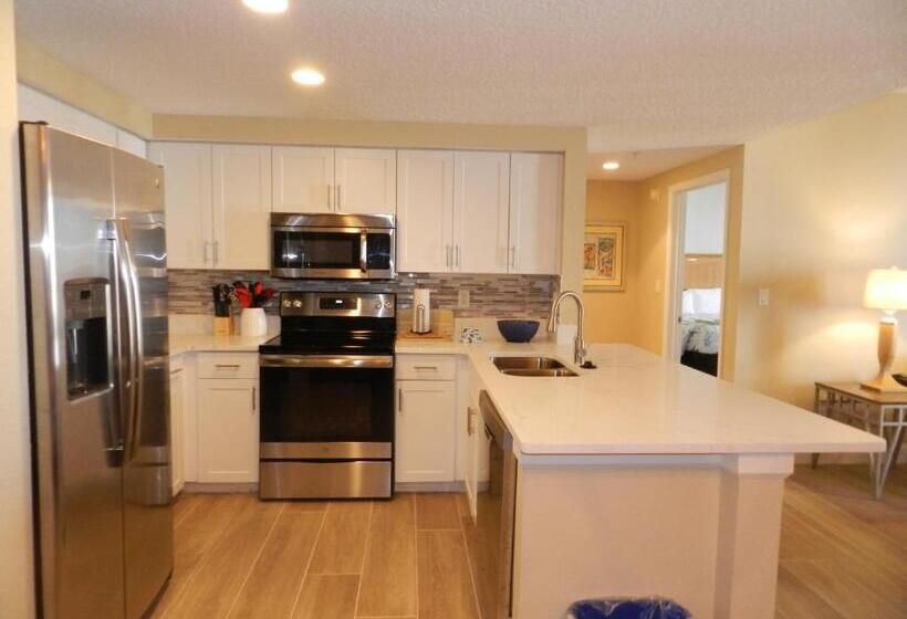 Ocean Walk Resort 2332   Just Updated 2 Br Deluxe North Tower