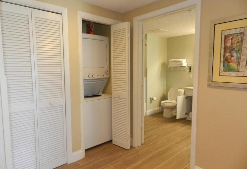 Ocean Walk Resort 2332   Just Updated 2 Br Deluxe North Tower