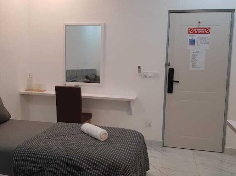 پانسیون Empyrean Stay