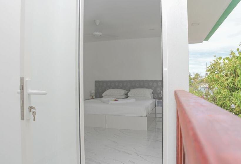 پانسیون Empyrean Stay