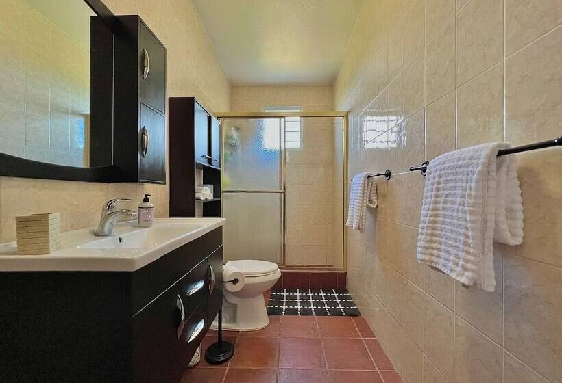 پانسیون Pancho S Paradise