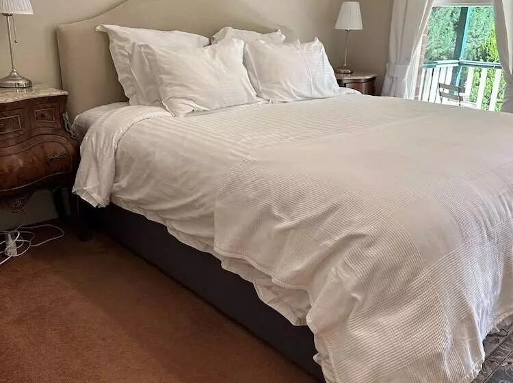 Majatalo Rowan Brae Historic Guest House