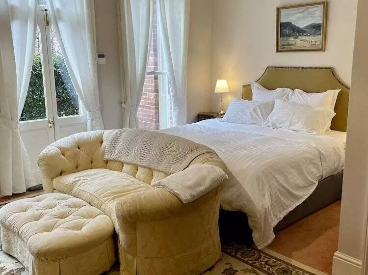 Majatalo Rowan Brae Historic Guest House