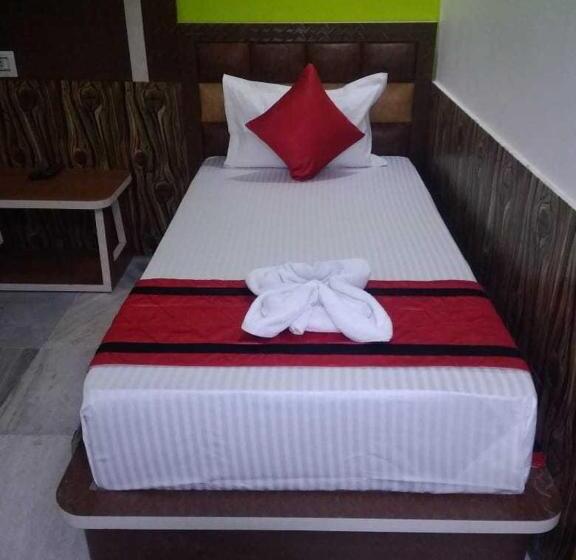 Hotel Pop  Happy Near Netaji Subhash Chandra Bose International Airport