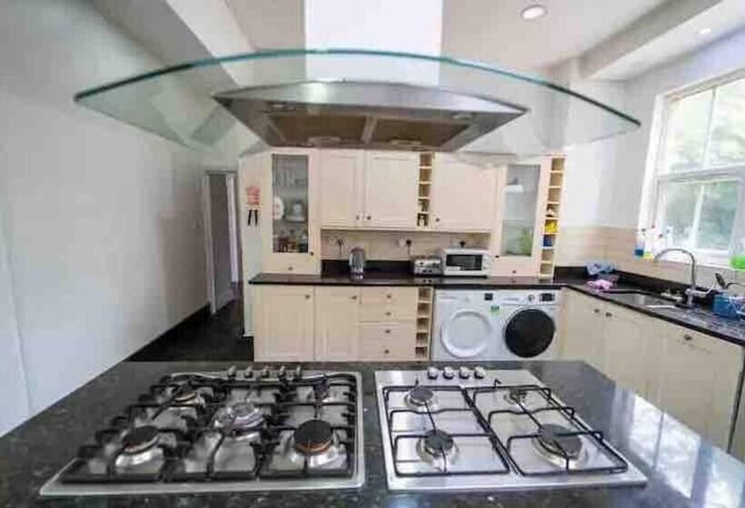 اقامتگاه Ground Floor Cosy Studio Close To The City