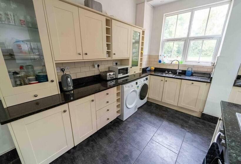 اقامتگاه Ground Floor Cosy Studio Close To The City