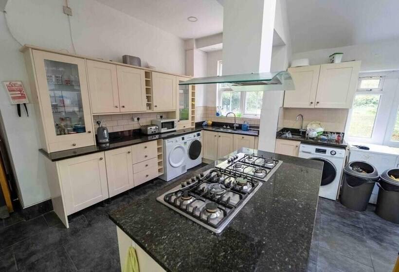 اقامتگاه Ground Floor Cosy Studio Close To The City