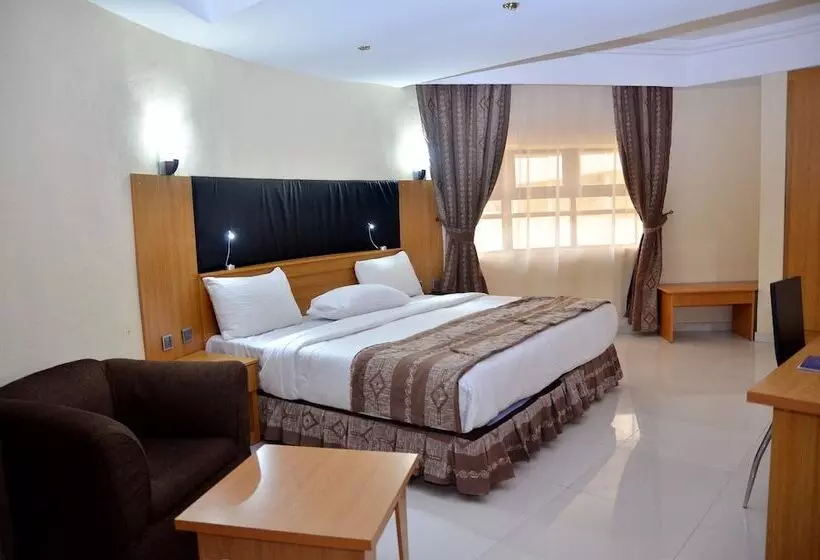Royal Birds Hotel & Towers