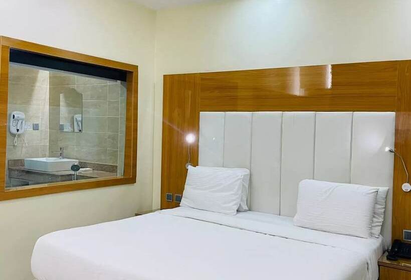 Royal Birds Hotel & Towers