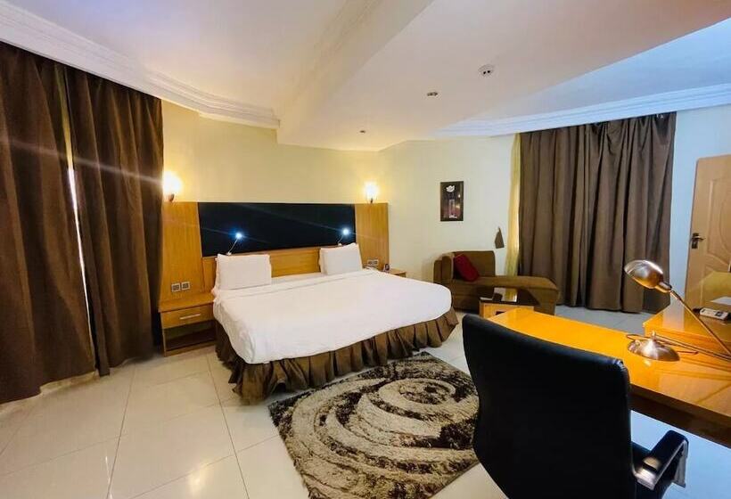 Royal Birds Hotel & Towers