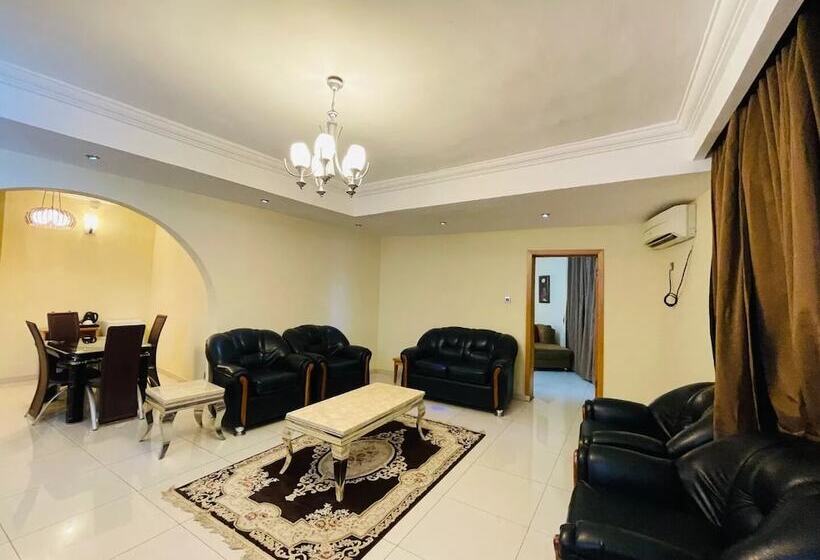 Royal Birds Hotel & Towers