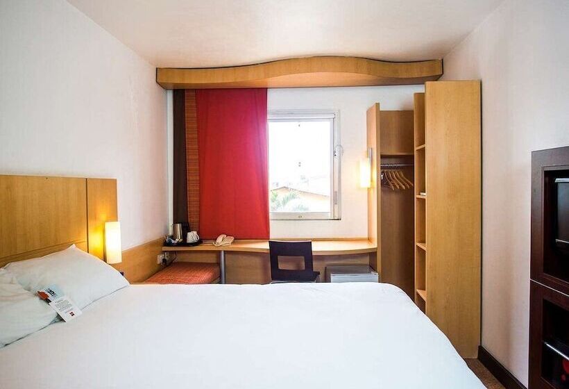 Royal Birds Hotel & Towers