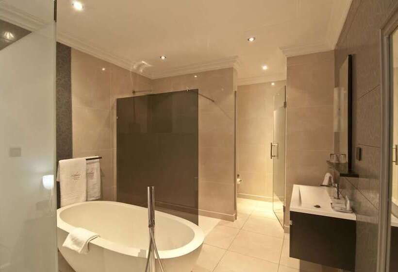 Royal Birds Hotel & Towers