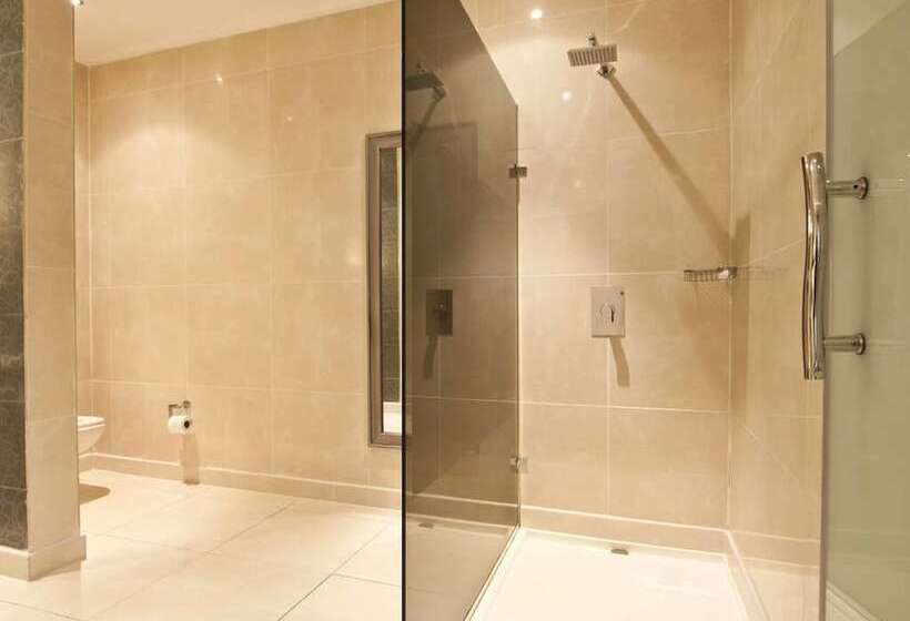 Royal Birds Hotel & Towers