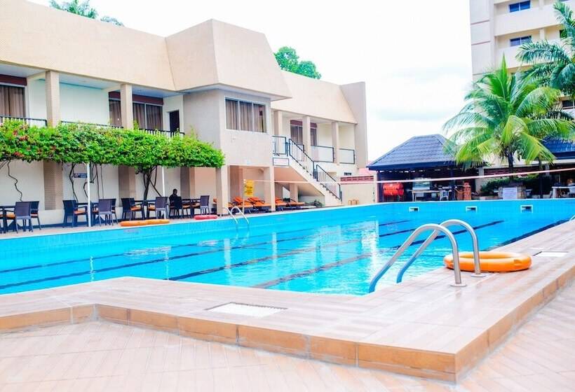 Royal Birds Hotel & Towers