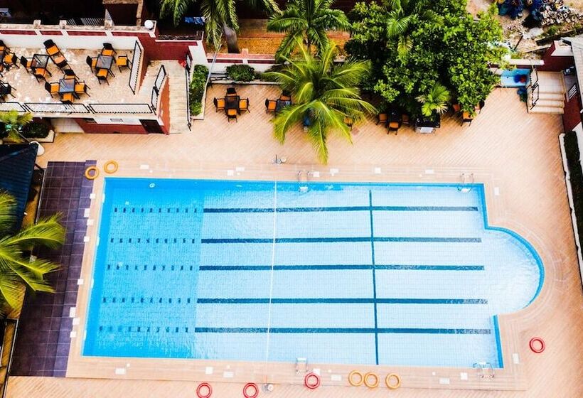 Royal Birds Hotel & Towers