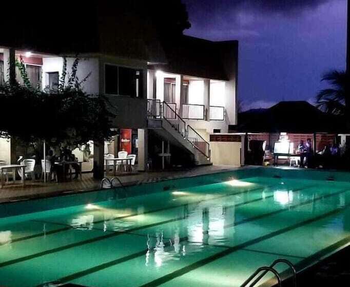 Royal Birds Hotel & Towers