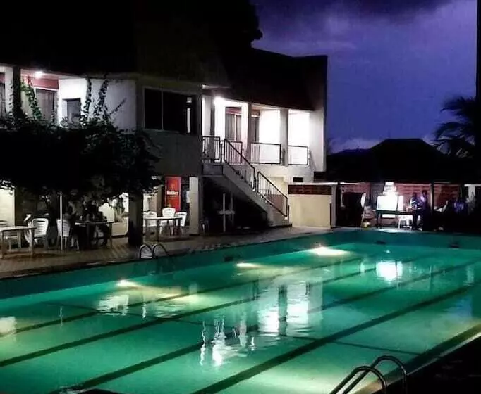 Royal Birds Hotel & Towers