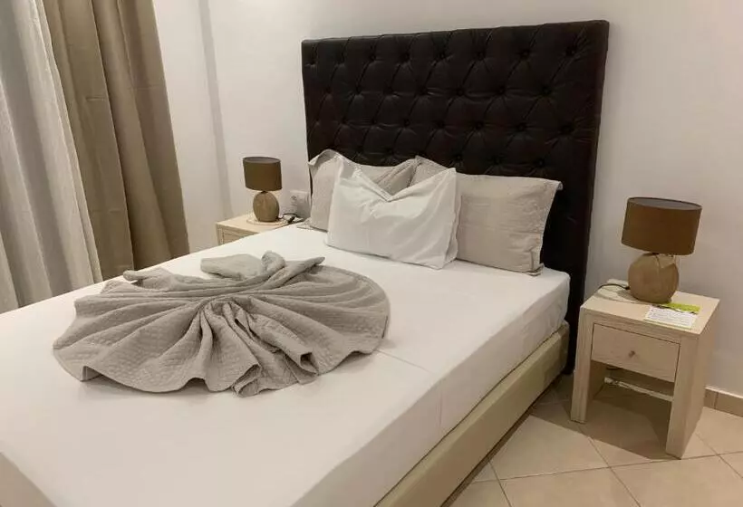 تختخواب و صبحانه Lali S House