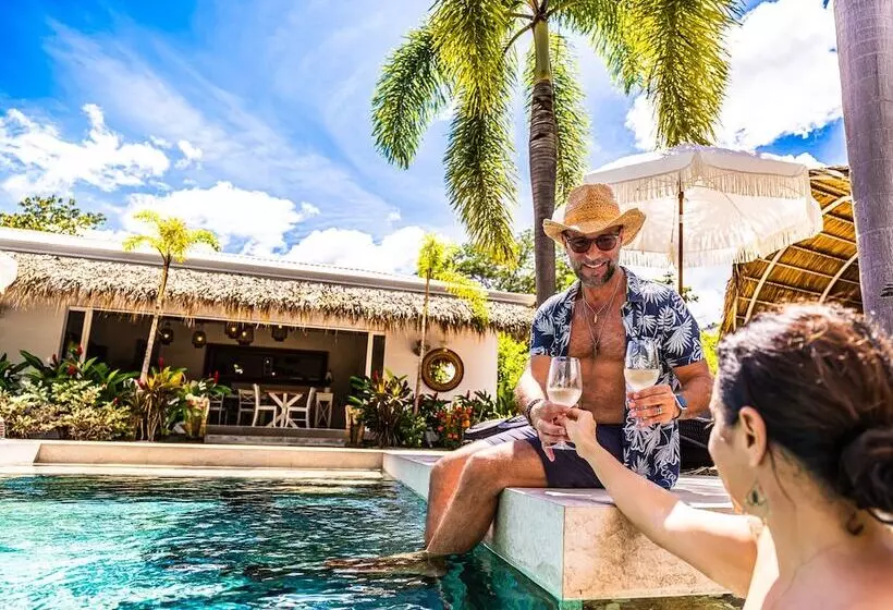 Aamiaismajoitus (B&B) Les Voiles Blanches Tamarindo