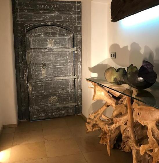 تختخواب و صبحانه Maison Galerie Art N Pepper