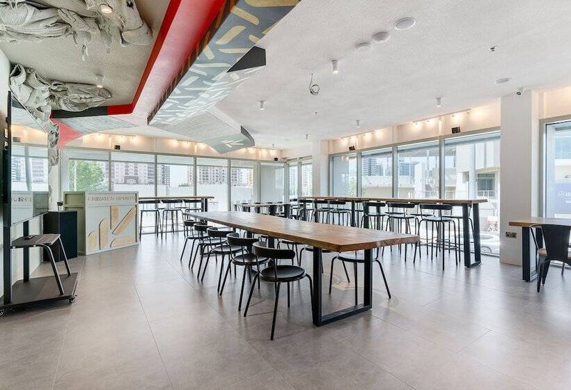 Emirates Sports Hotel Apartments