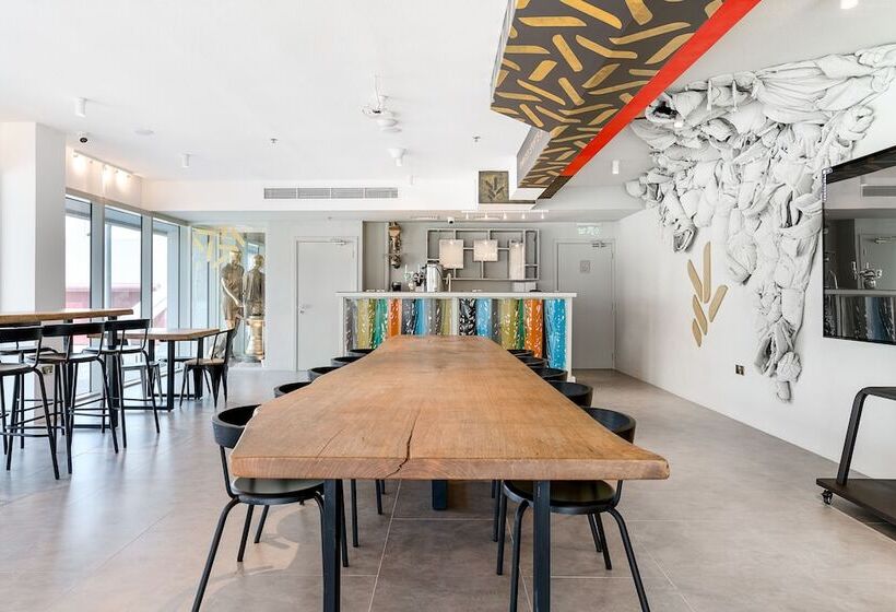 Emirates Sports Hotel Apartments