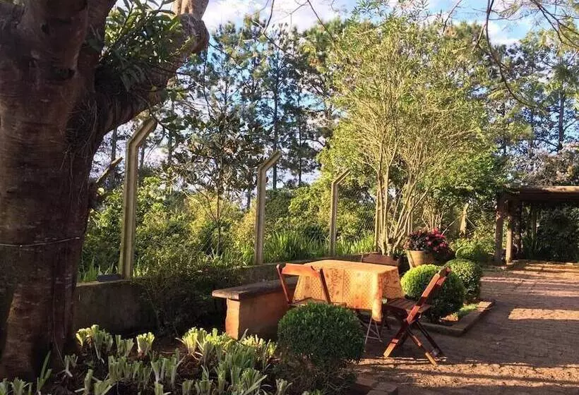 簡易ホテル Hirondelle Paraíso