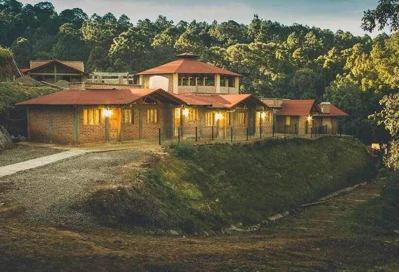 ホテル Cabañas Los Pirineos