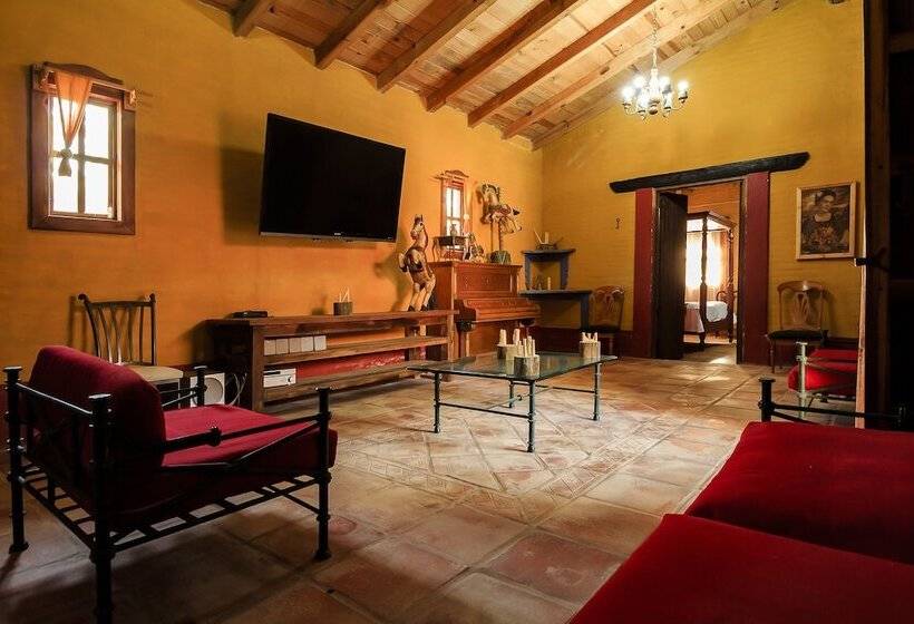 Отель Capital O Hacienda La Bragadita