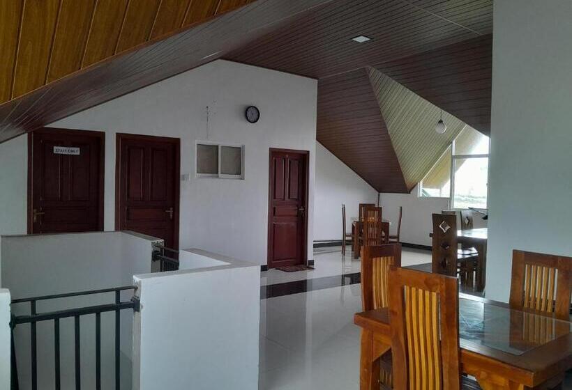 בית מלון כפרי Creek View Inn