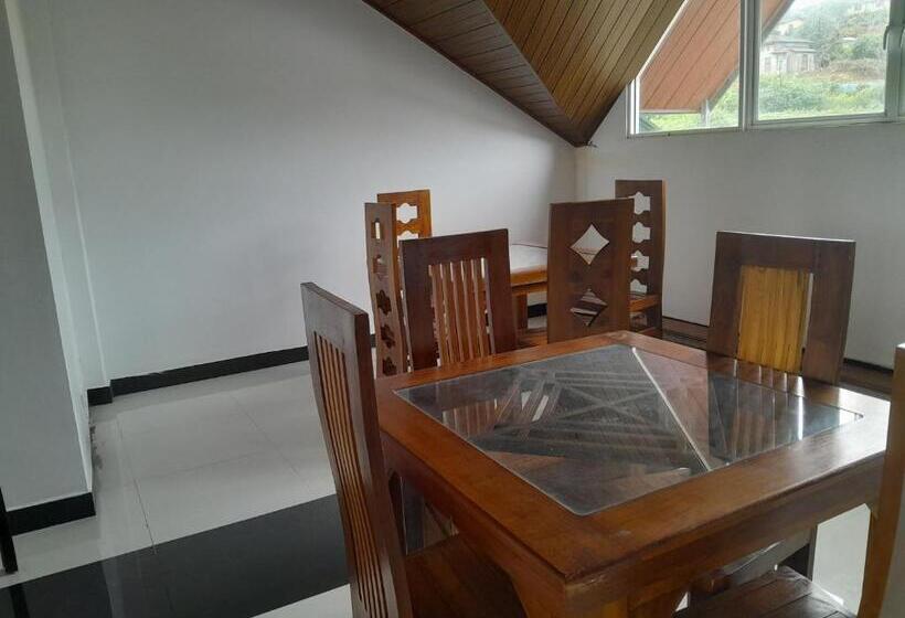 בית מלון כפרי Creek View Inn